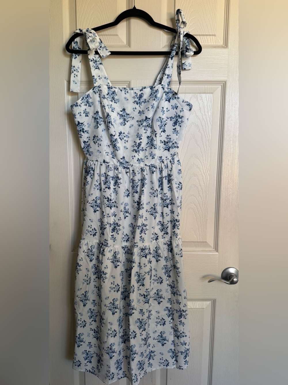NWOT White Maxi Dress with Blue Floral Print, Summer Dresses, Plus Size 1XL